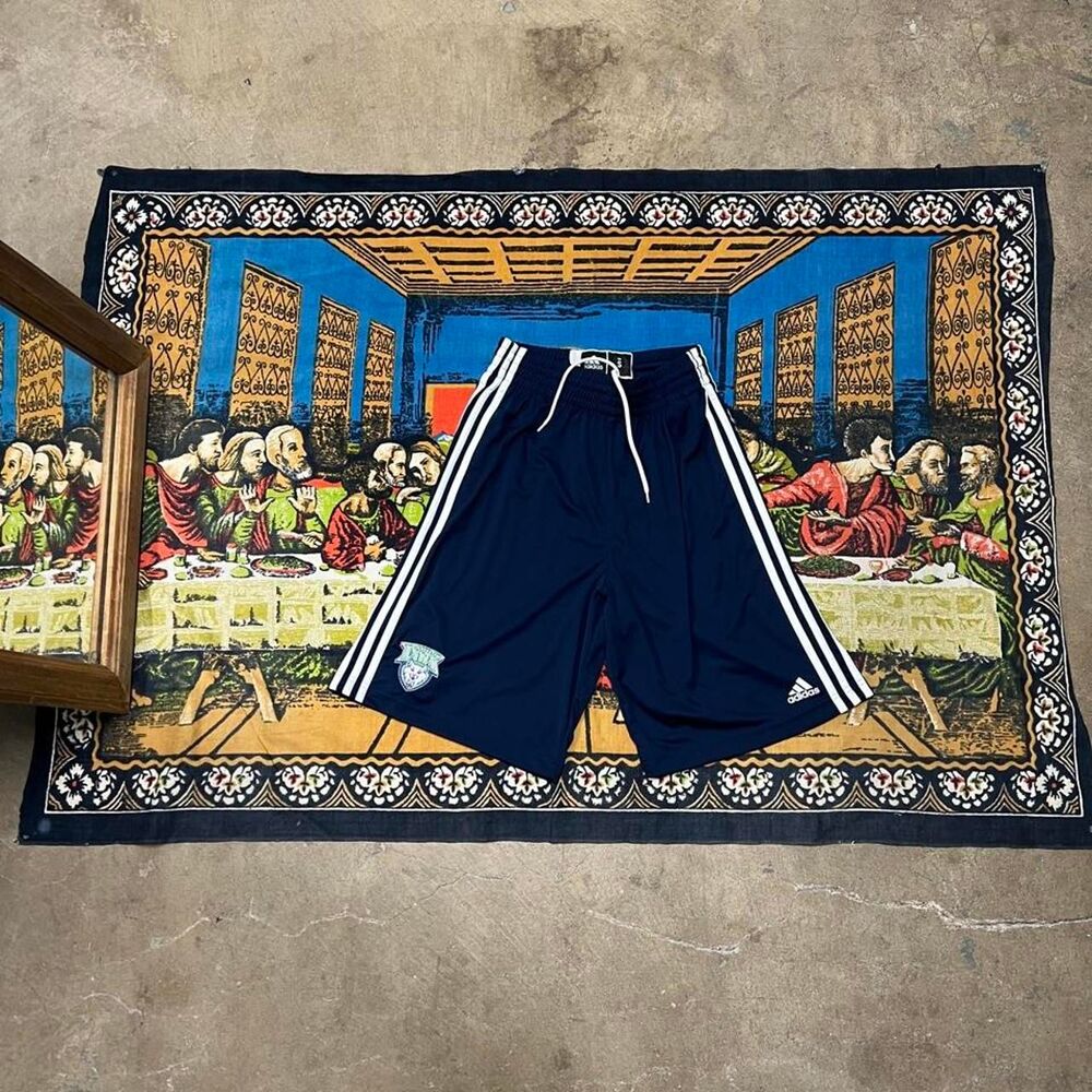 Adidas navy Minnesota lynx shorts Size small 10inch inseam basketball shorts